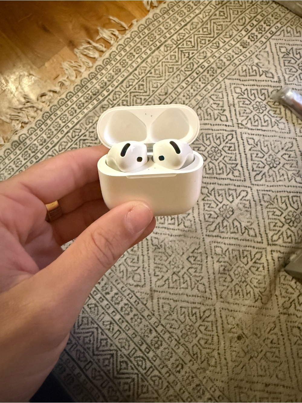 AirPods 4 - Picture 4 of 5